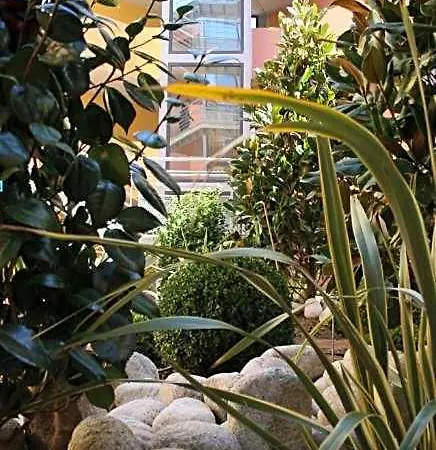 Vanina Park Aparthotel